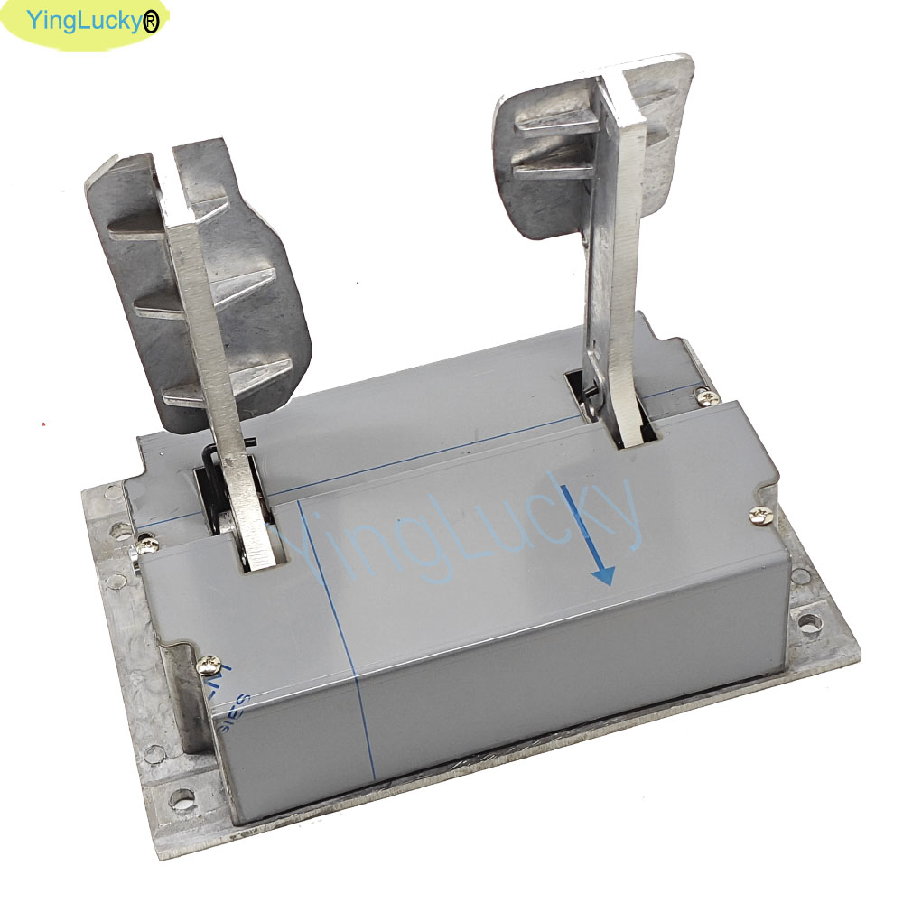 Accelerator and Brake Pedal Pa - Retro Gaming Store reseña y precio